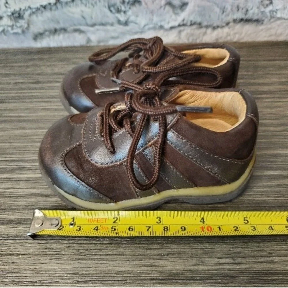 Stride Rite Baby Toddler Size 4 Brown Leather First Walker Tie Shoes